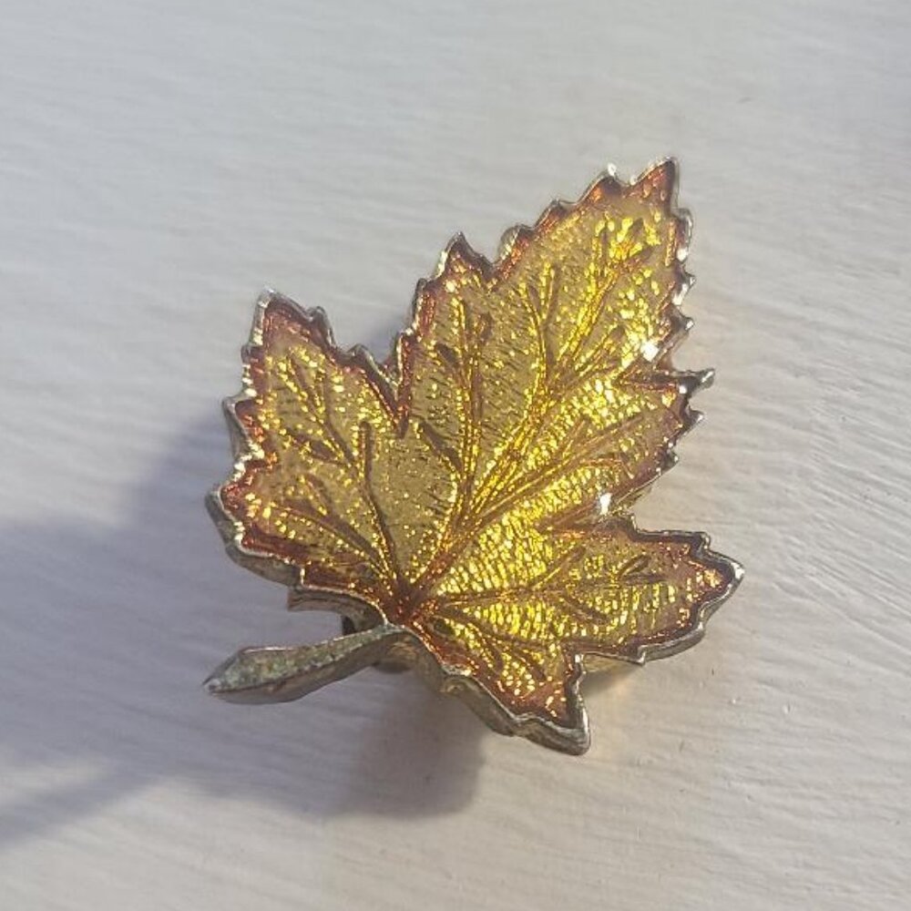 Maple Leaf Vintage Mid Century Lapel Pin Brooch